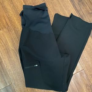 Figs maternity scrub- medium- in black ; perfect condition